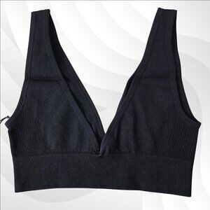 2/$50 WeWoreWhat Black Circular Knit V-Neck Bra Top Size XS Trendy & Supportive